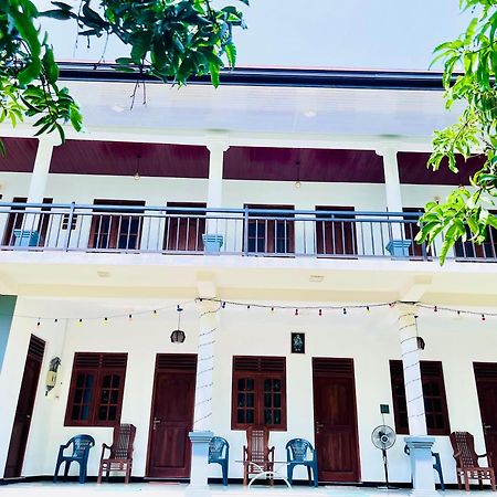 Geethani Tourist Home Polonnaruwa Ngoại thất bức ảnh