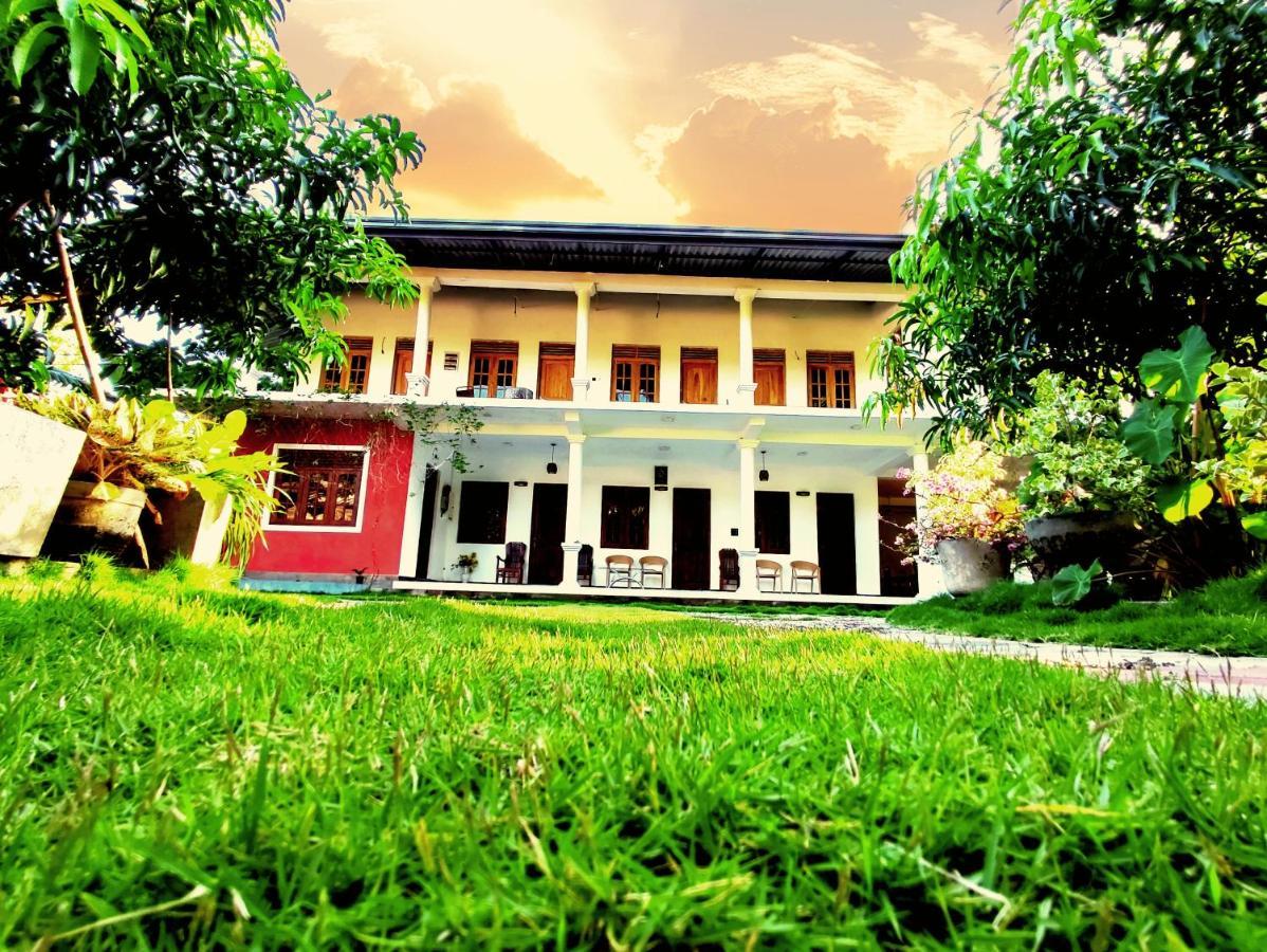Geethani Tourist Home Polonnaruwa Ngoại thất bức ảnh