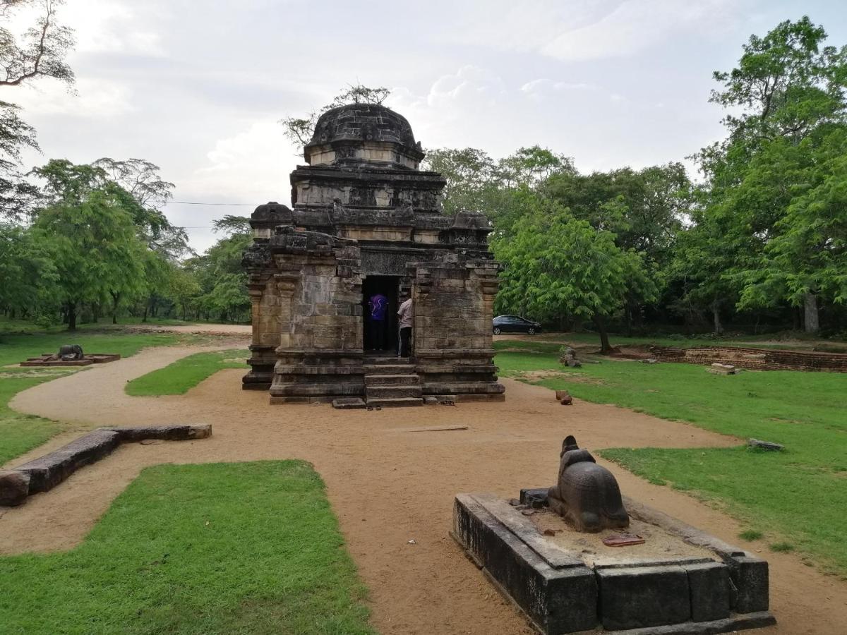 Geethani Tourist Home Polonnaruwa Ngoại thất bức ảnh
