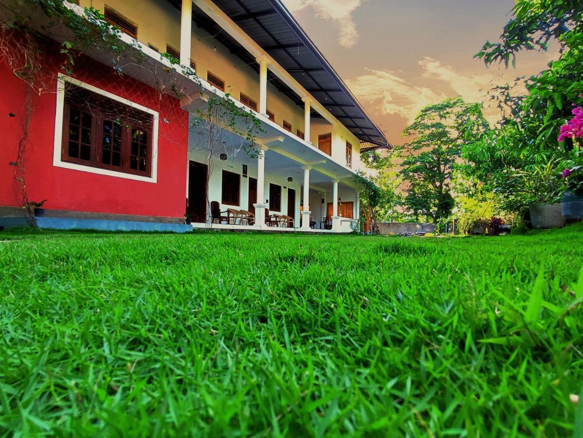 Geethani Tourist Home Polonnaruwa Ngoại thất bức ảnh