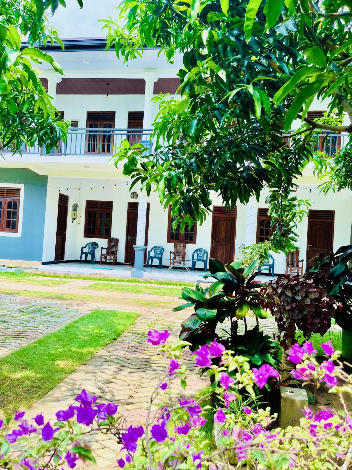 Geethani Tourist Home Polonnaruwa Ngoại thất bức ảnh