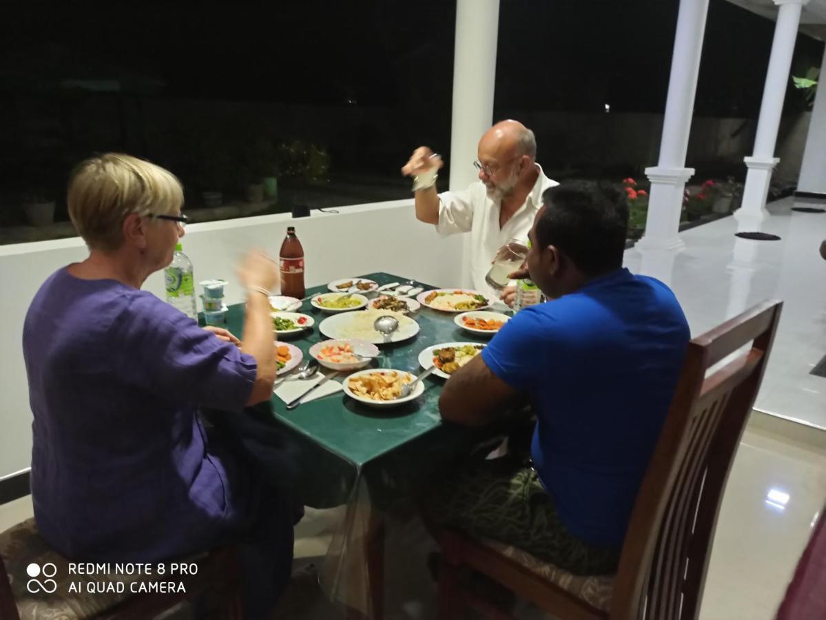Geethani Tourist Home Polonnaruwa Ngoại thất bức ảnh