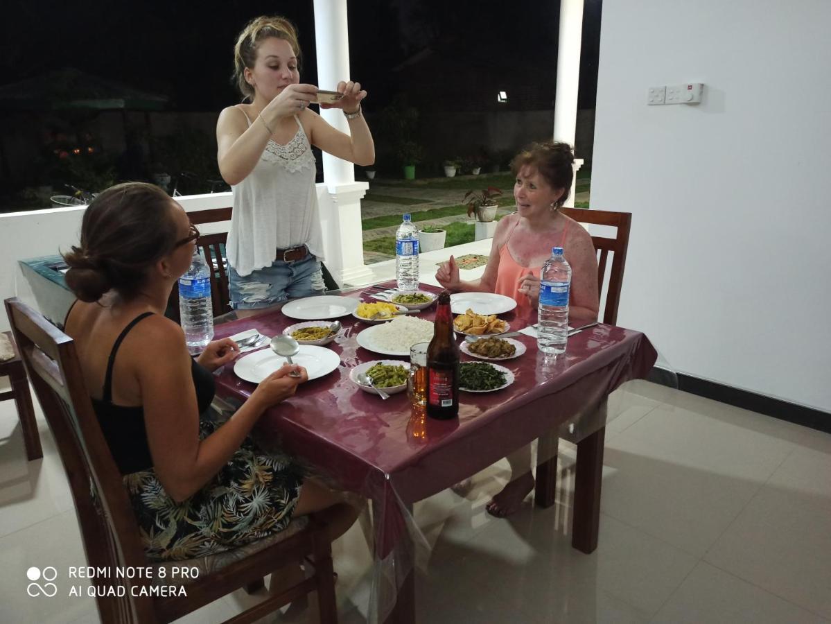 Geethani Tourist Home Polonnaruwa Ngoại thất bức ảnh